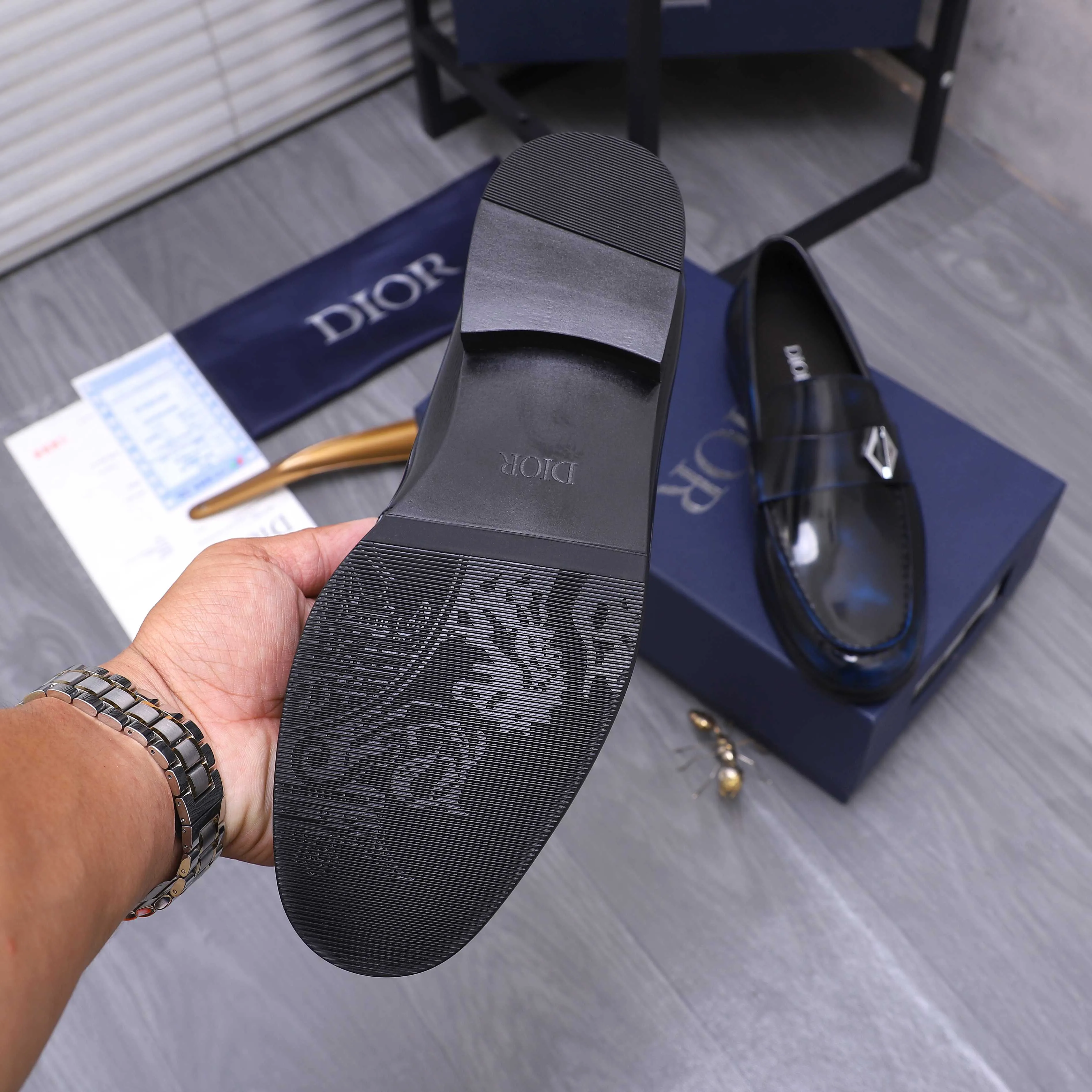 Men's shoes 💰580 Product trademark: Dior "Dior" formal business leather shoes Regular size: 39-45 (45 is custom-made and non-returnable) Product materials: Selected pearlescent polished cowhide upper, cowhide lining, original outsole